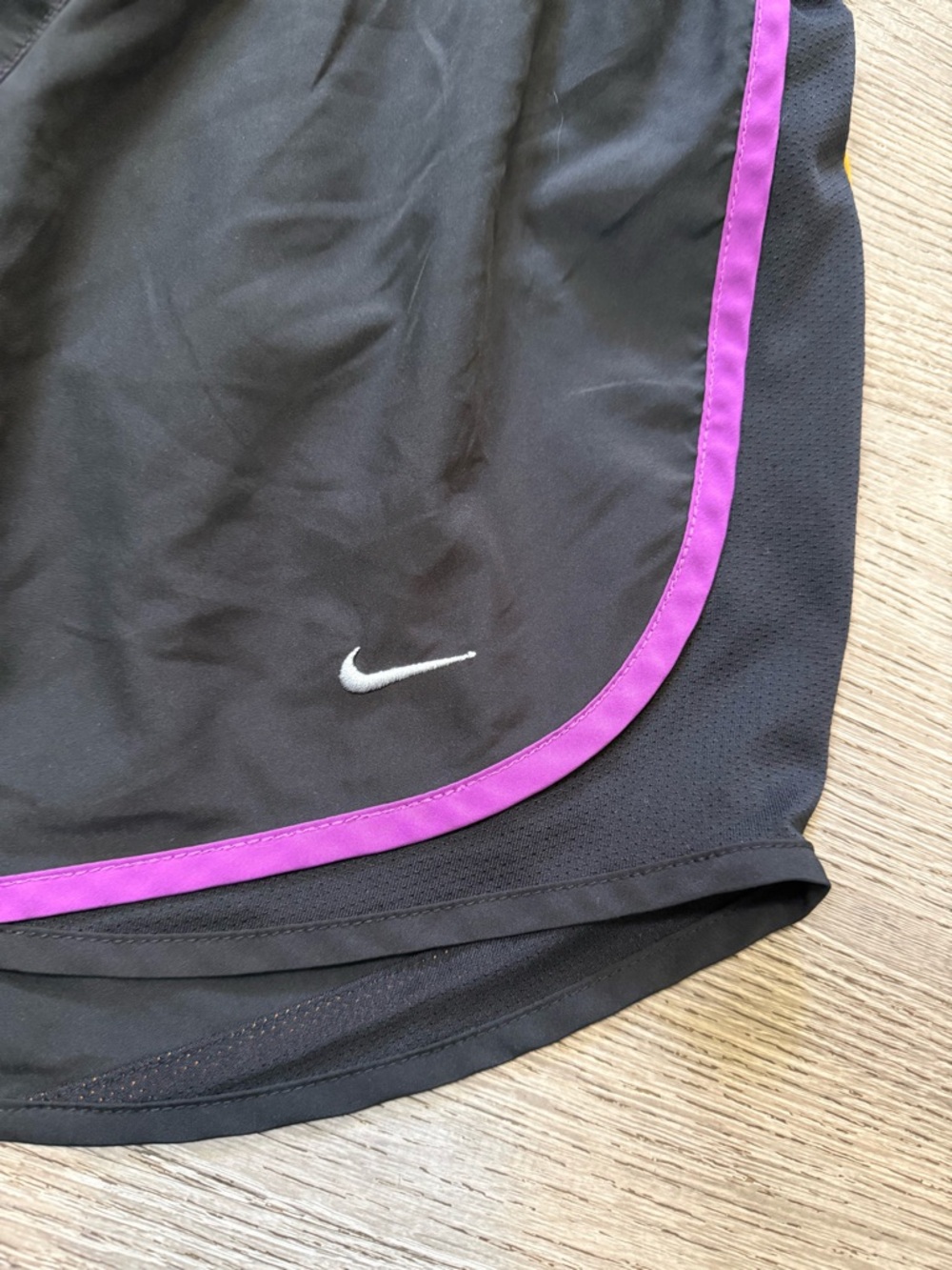 •NIKE• RUNNING SHORTS - Picture 3 of 6